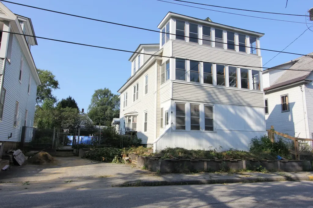 17 Falmouth Street Rumford ME 04276