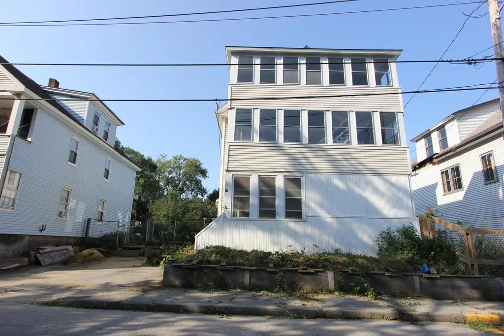 17 Falmouth Street Rumford ME 04276