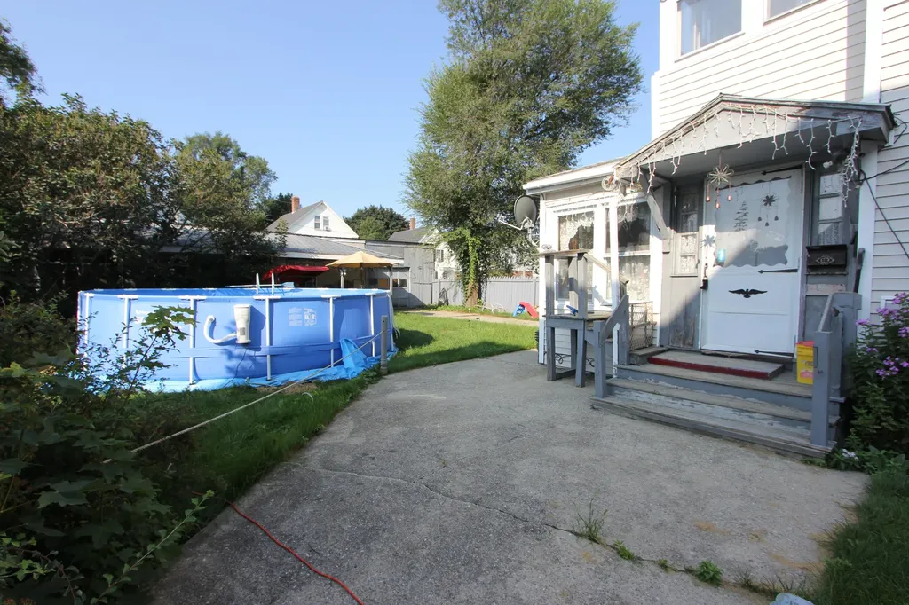 17 Falmouth Street Rumford ME 04276