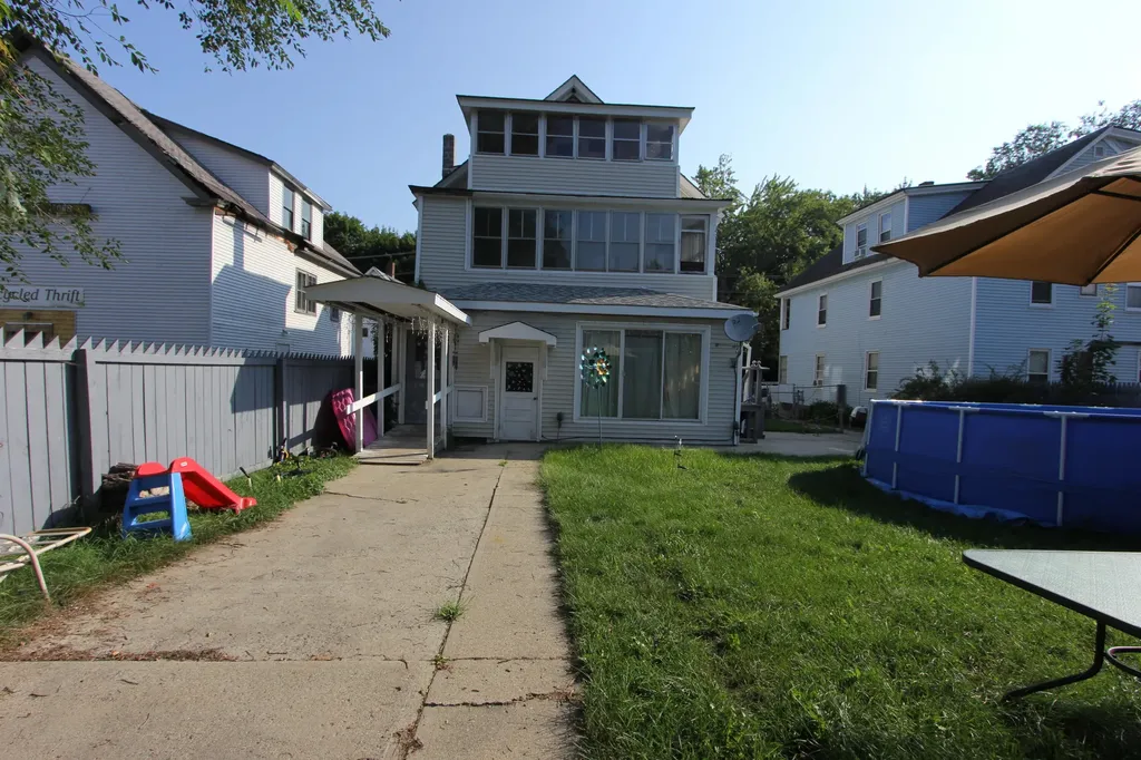 17 Falmouth Street Rumford ME 04276