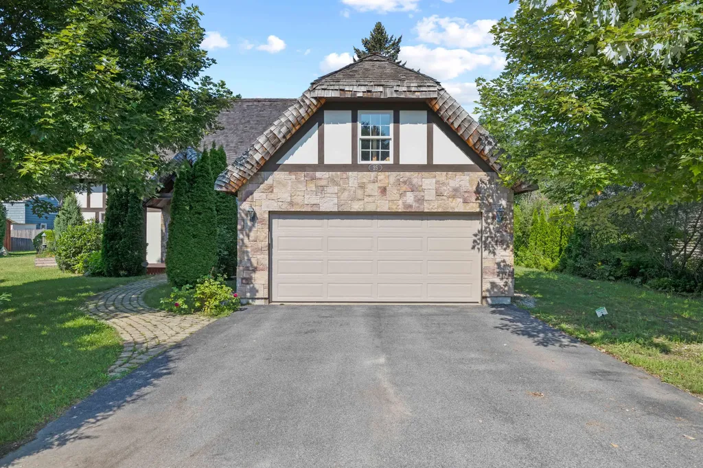 25 Stepping Stone Lane Portland ME 04103