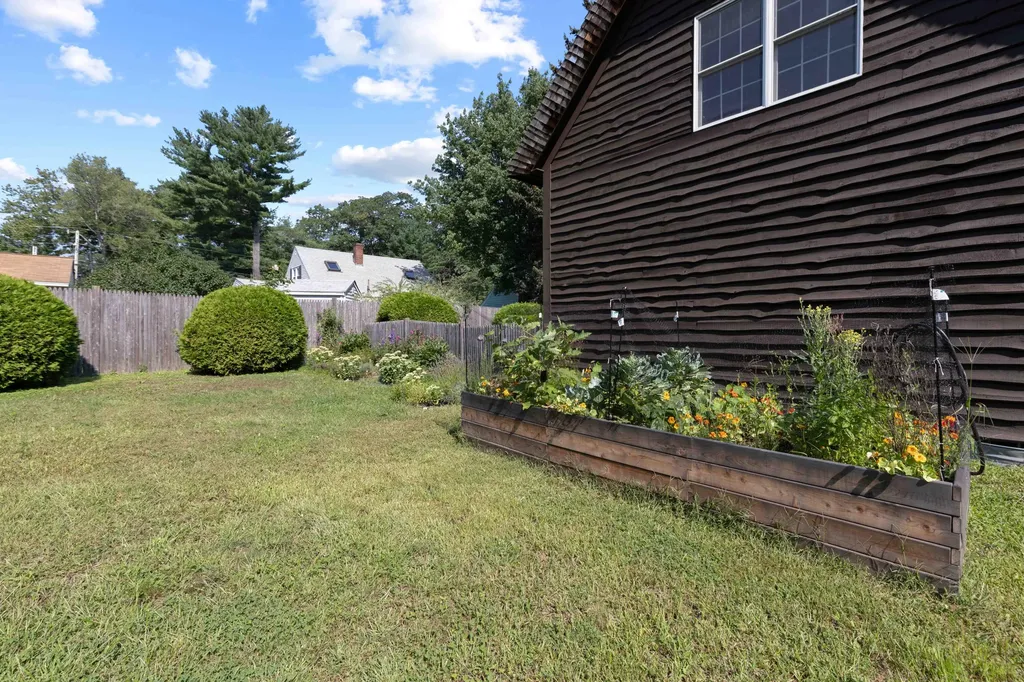 25 Stepping Stone Lane Portland ME 04103