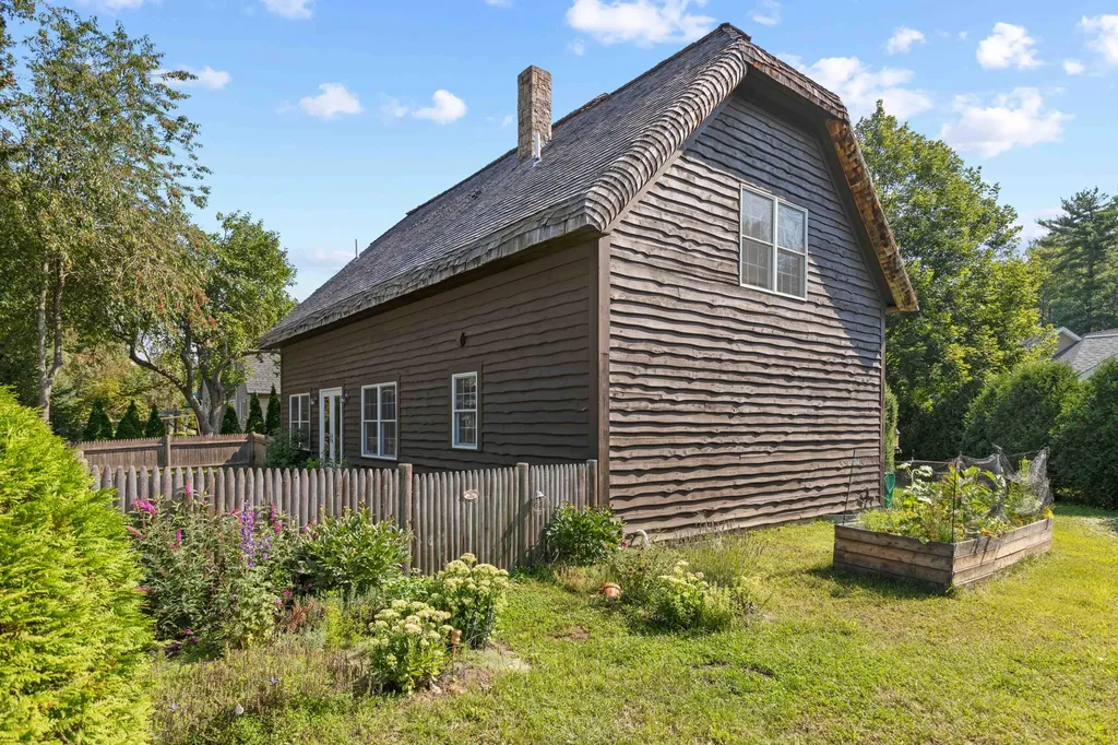 25 Stepping Stone Lane Portland ME 04103