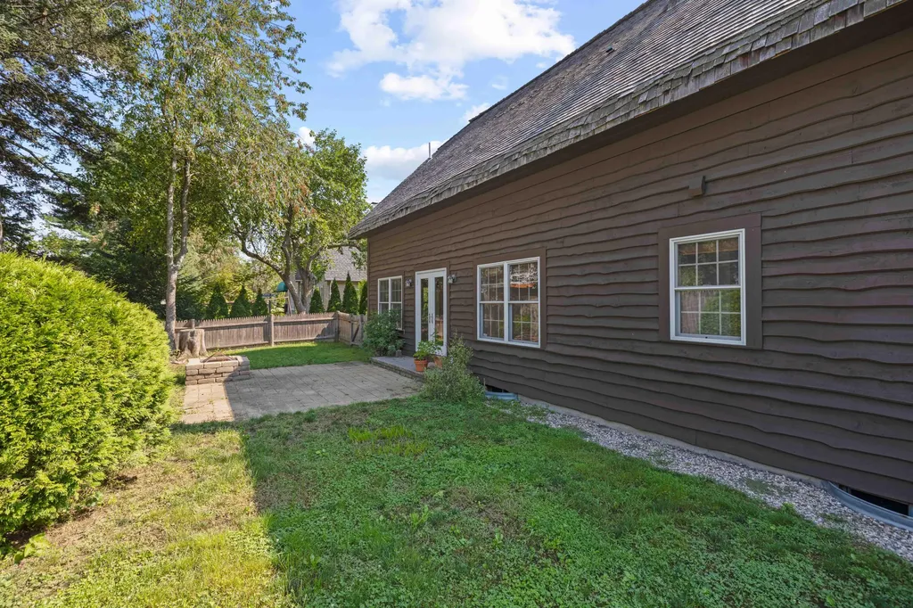 25 Stepping Stone Lane Portland ME 04103