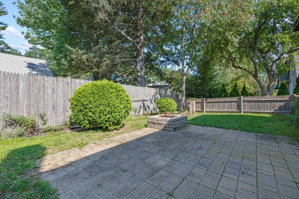 25 Stepping Stone Lane Portland ME 04103