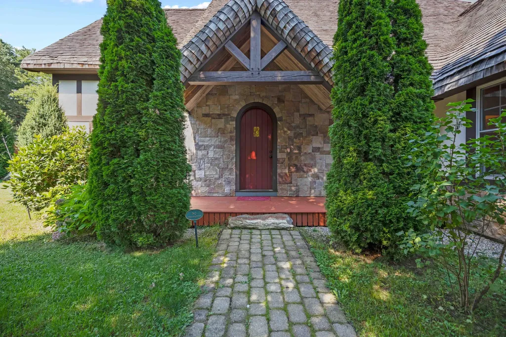 25 Stepping Stone Lane Portland ME 04103