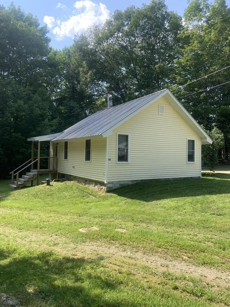 10 And 6 Folsom Drive Newport ME 04953