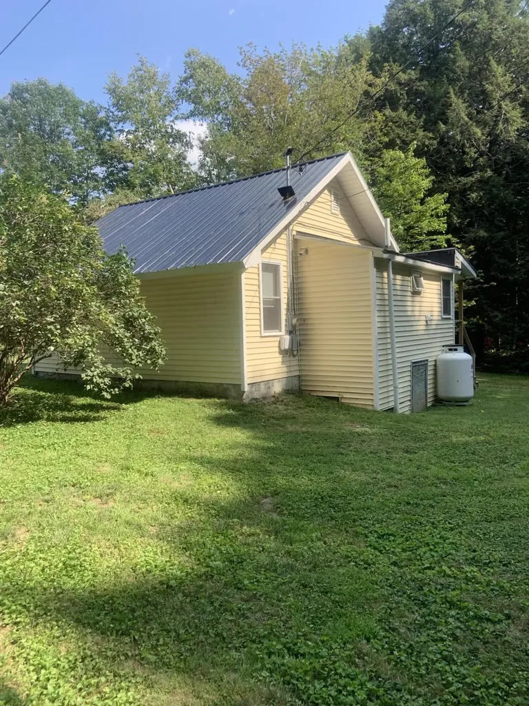 10 And 6 Folsom Drive Newport ME 04953