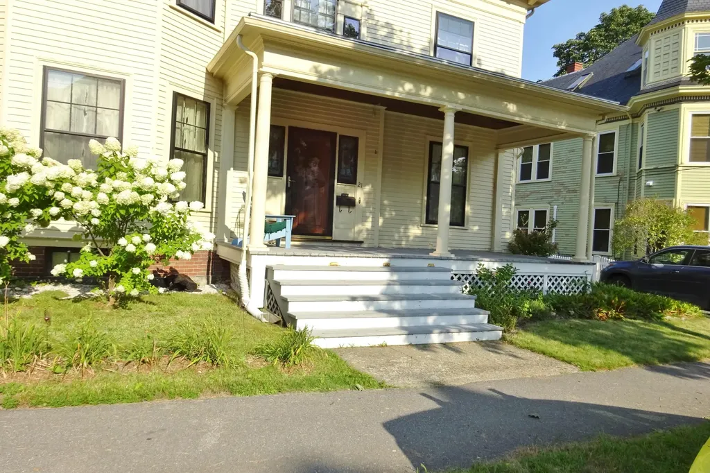 21 Forest Avenue Bangor ME 04401