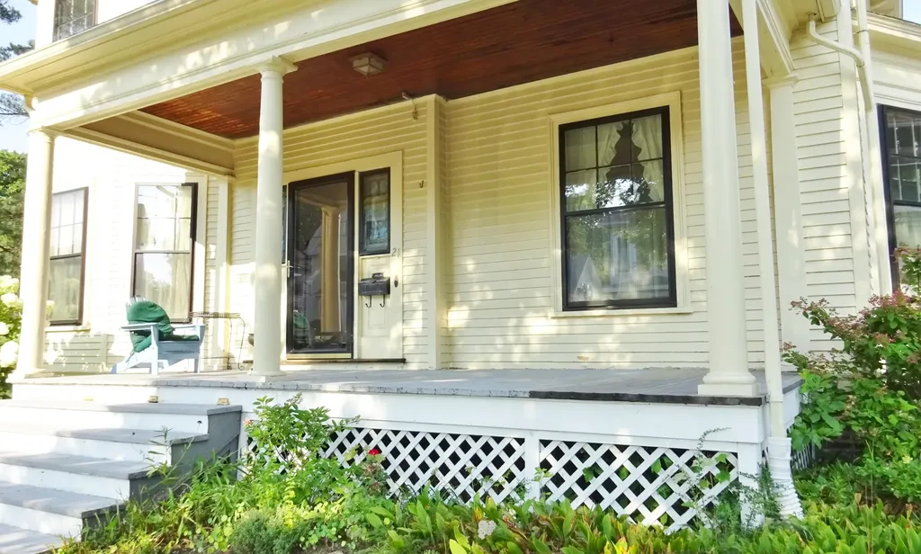 21 Forest Avenue Bangor ME 04401