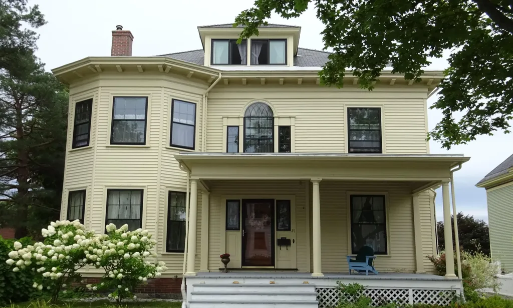 21 Forest Avenue Bangor ME 04401