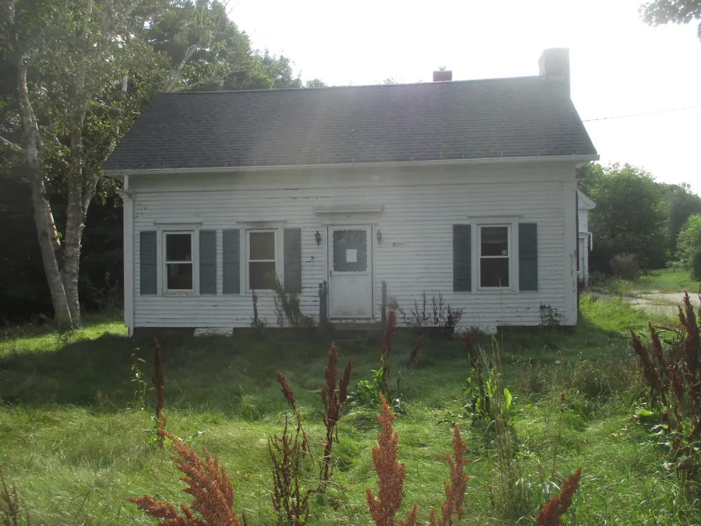 18 Ferry Road Lisbon ME 04250