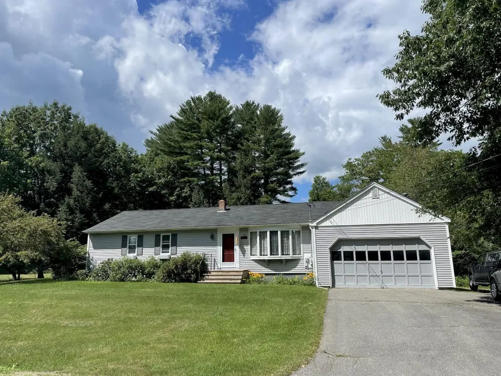15 Pine Street Norridgewock ME 04957