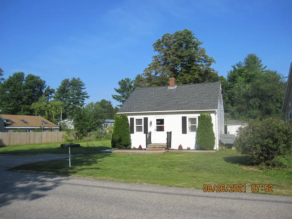 17 Coolidge Avenue Saco ME 04072