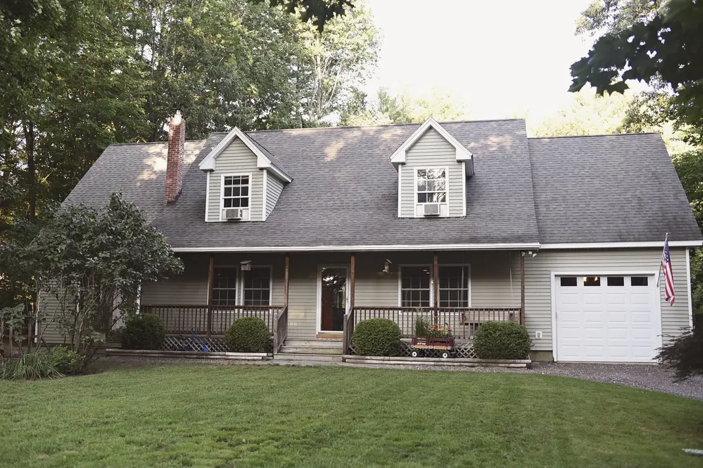 9 Harmon Road Raymond ME 04071
