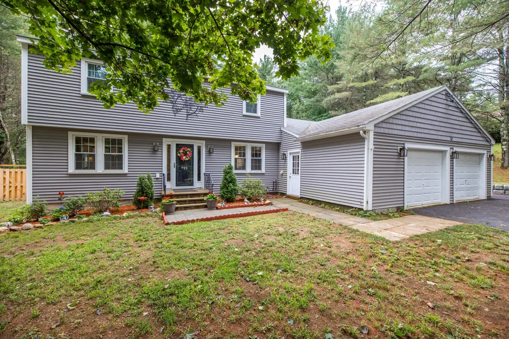 71 Boulder Drive Auburn ME 04210