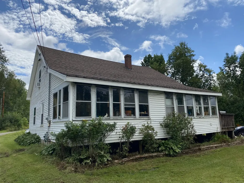 517 Main Street Lincoln ME 04457