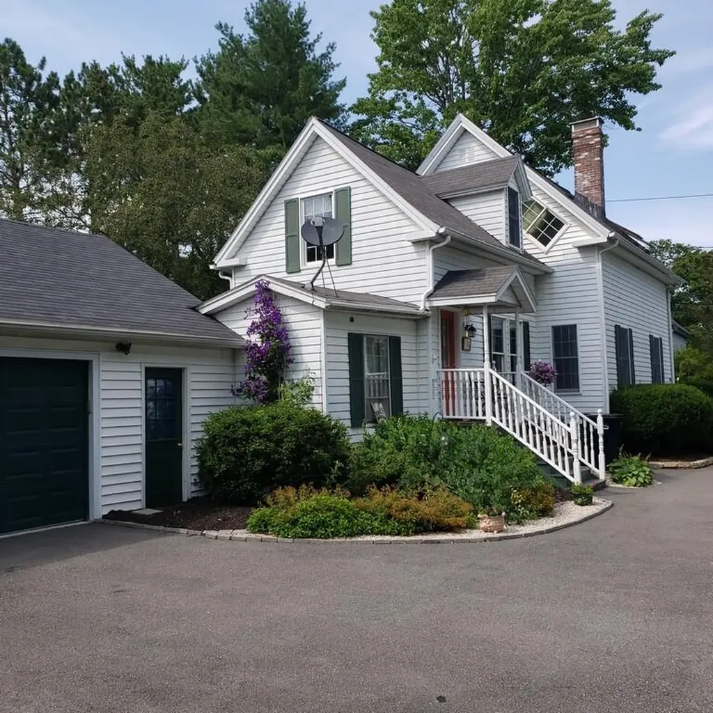 128 Sidney Street Bangor ME 04401