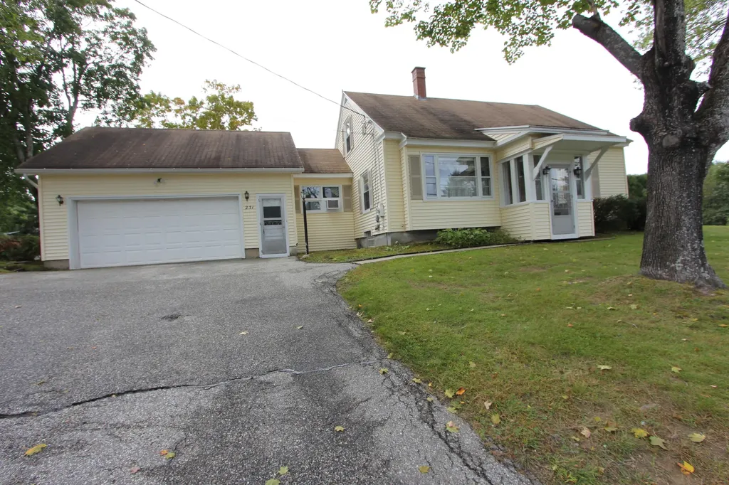 231 Grove Street Lewiston ME 04240