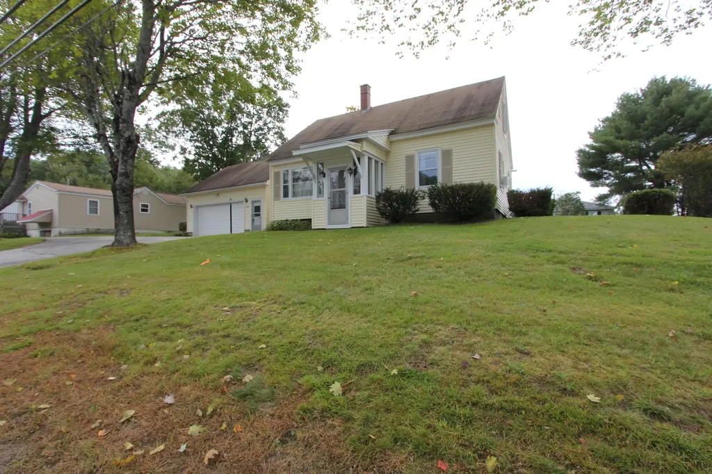 231 Grove Street Lewiston ME 04240