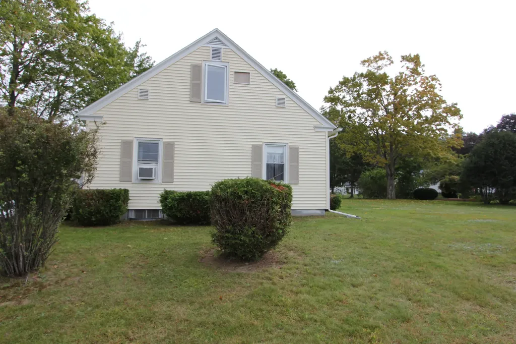 231 Grove Street Lewiston ME 04240