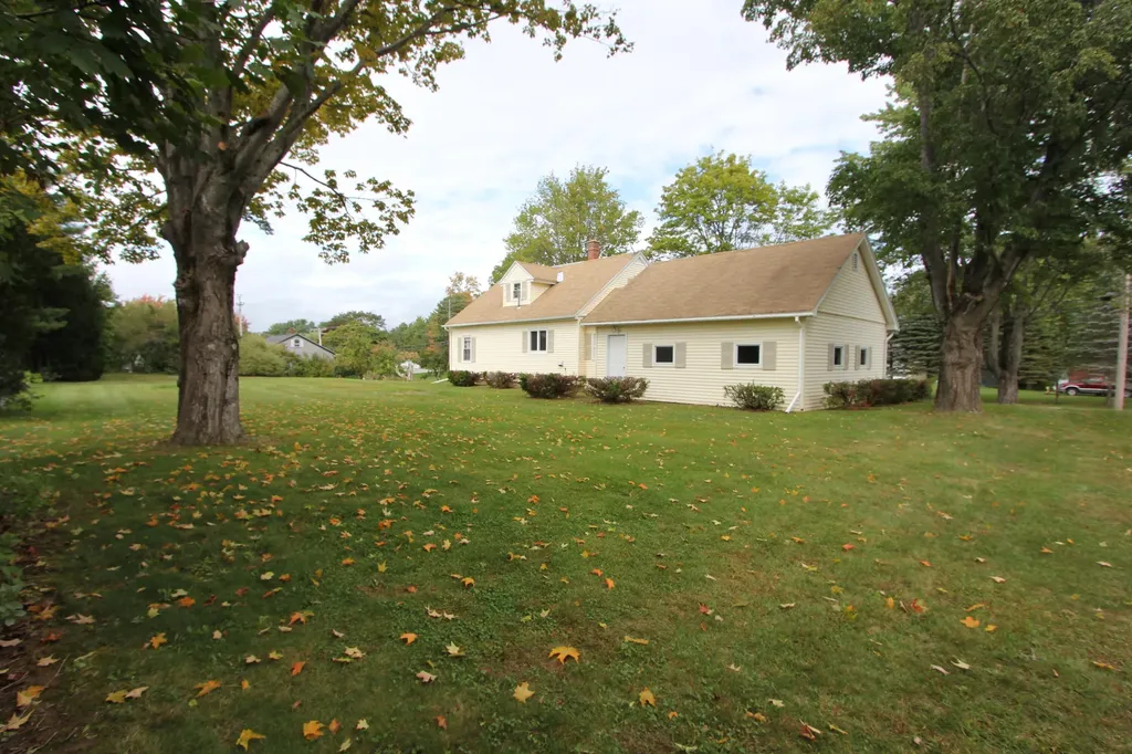 231 Grove Street Lewiston ME 04240