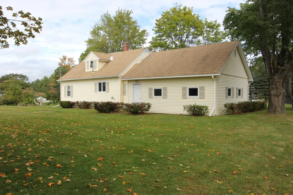 231 Grove Street Lewiston ME 04240