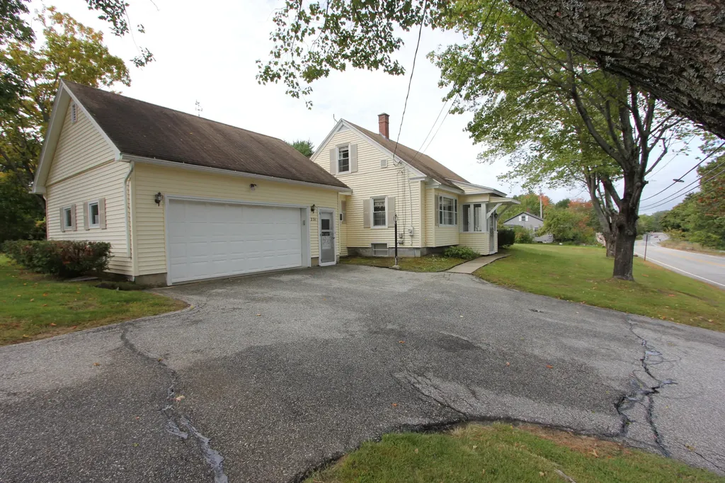 231 Grove Street Lewiston ME 04240