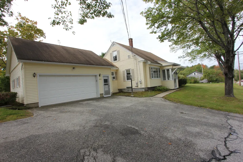 231 Grove Street Lewiston ME 04240