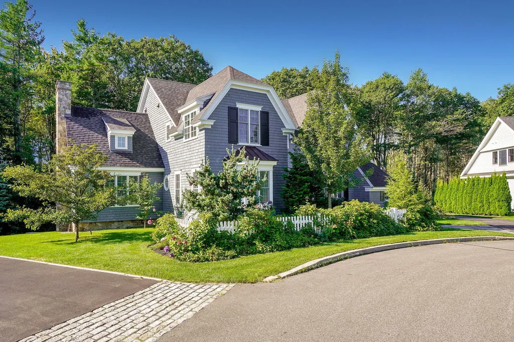 11 Morning Walk Lane Kennebunk ME 04043
