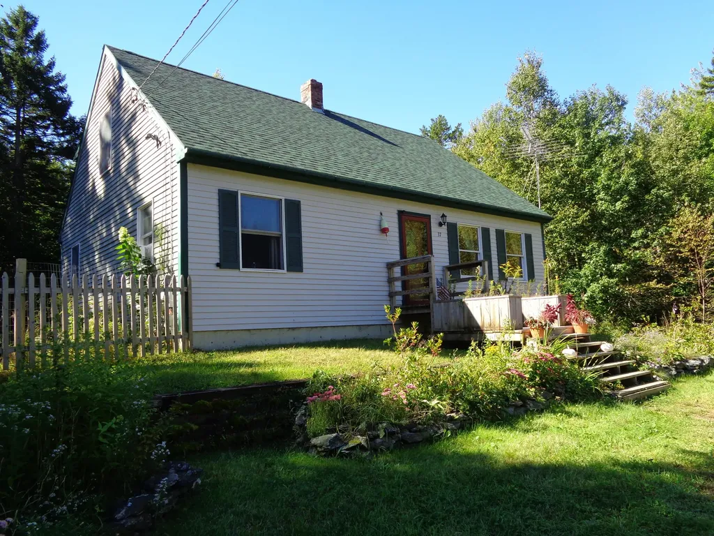 37 Red Fern Road Trenton ME 04605