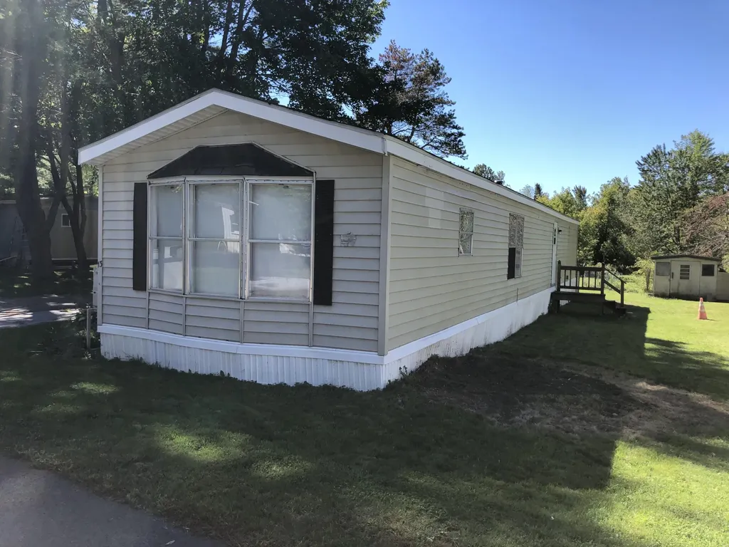 13 Lakeview Drive Holden ME 04429