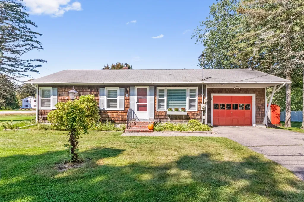 11 Marblehead Lane Biddeford ME 04005