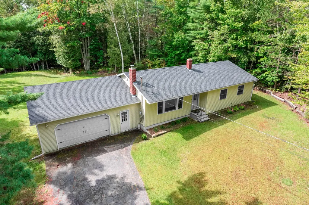 337 Levenseller Road Holden ME 04429