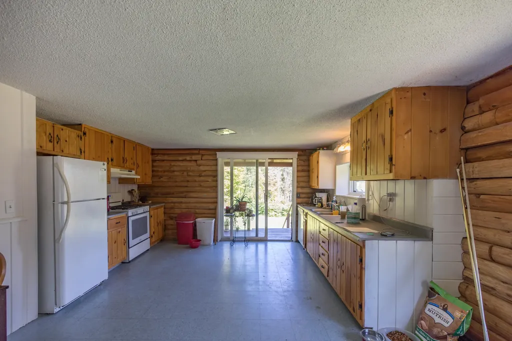 628 Norridgewock Road Fairfield ME 04937