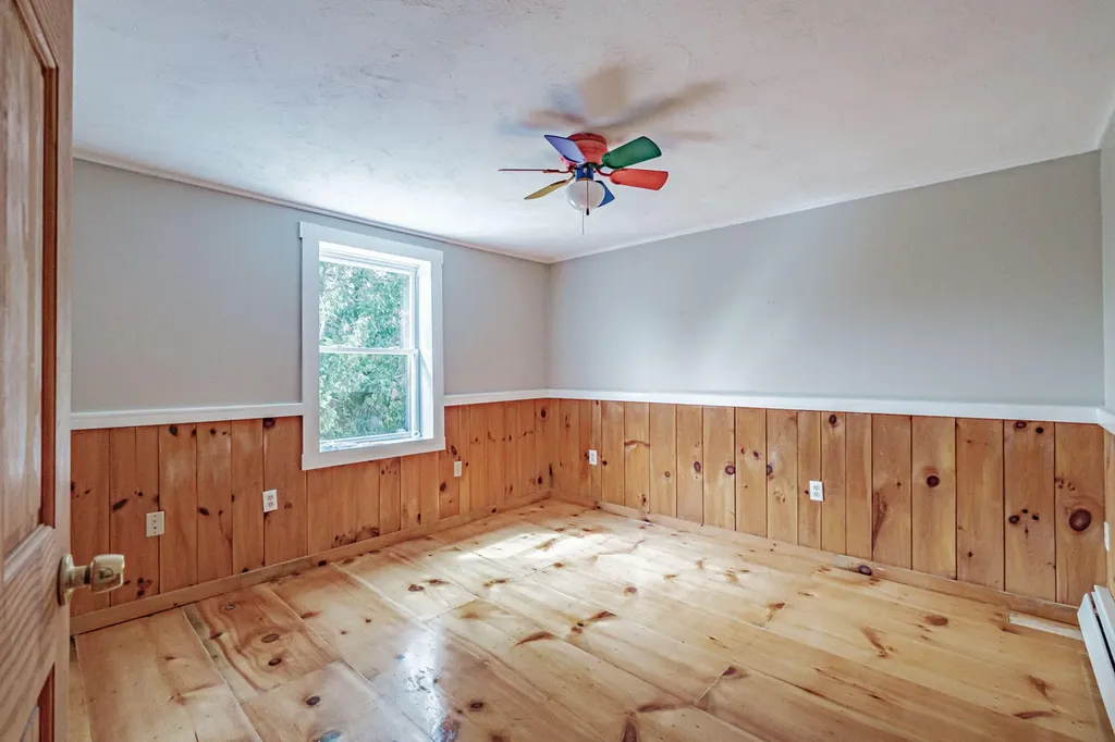 25 Guinea Ridge Road Union ME 04862