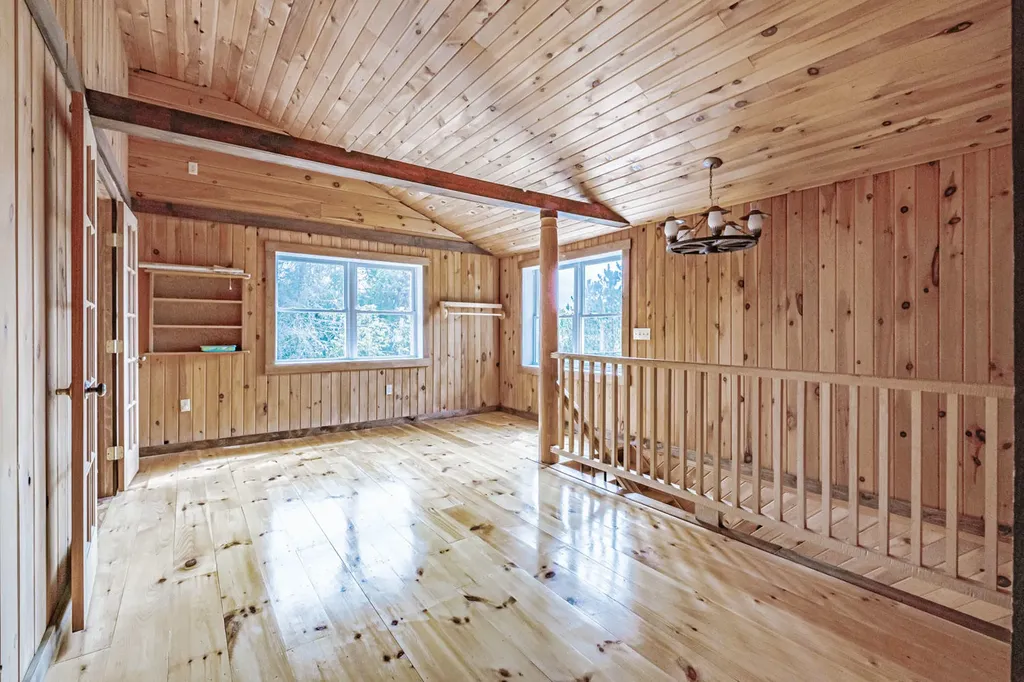 25 Guinea Ridge Road Union ME 04862