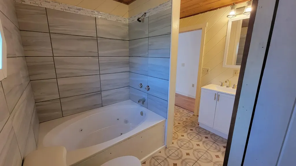 25 Guinea Ridge Road Union ME 04862
