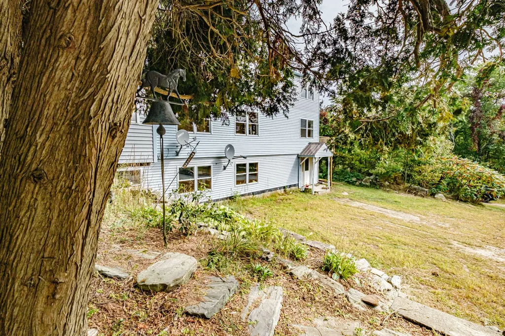 25 Guinea Ridge Road Union ME 04862