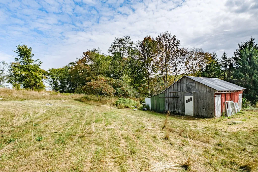 25 Guinea Ridge Road Union ME 04862