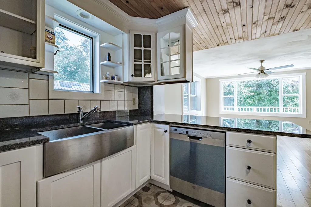 25 Guinea Ridge Road Union ME 04862
