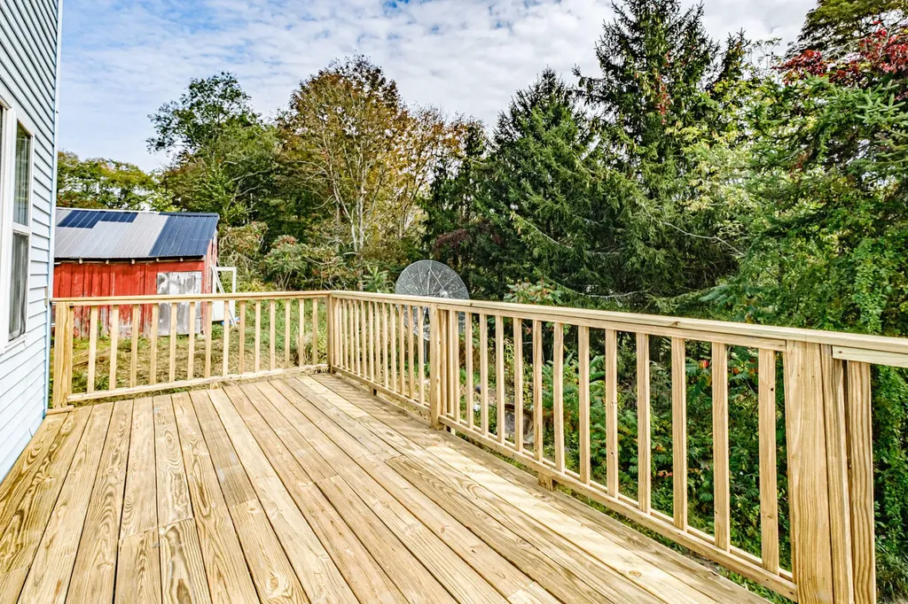 25 Guinea Ridge Road Union ME 04862