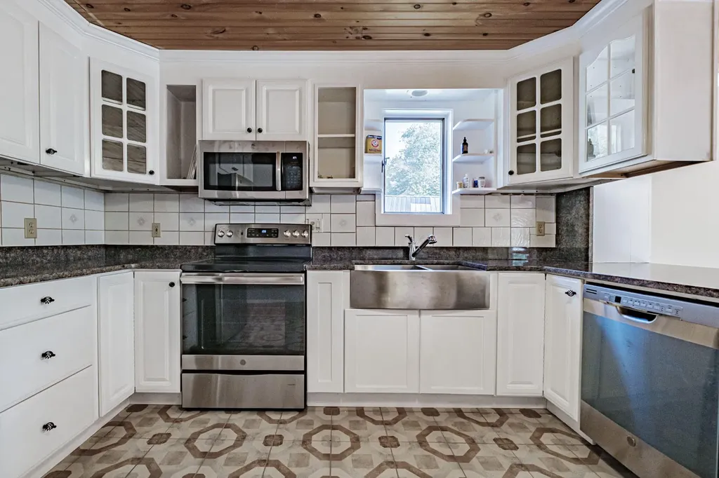 25 Guinea Ridge Road Union ME 04862