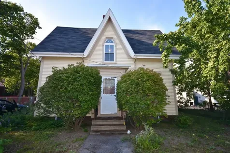 6 Arlington Place Portland ME 04101