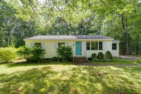 194 River Road Topsham ME 04086
