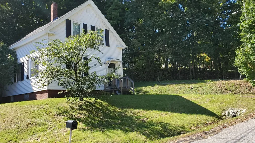 16 Hubbard Street Oakland ME 04963