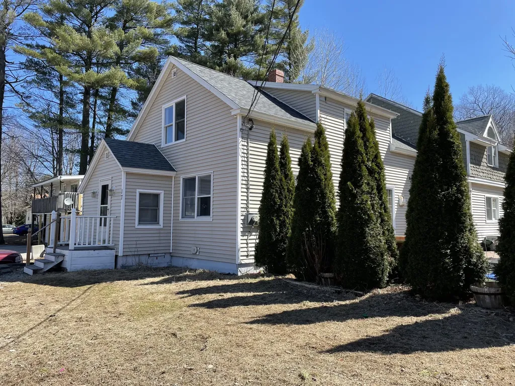 17 Hogan Road Lewiston ME 04240