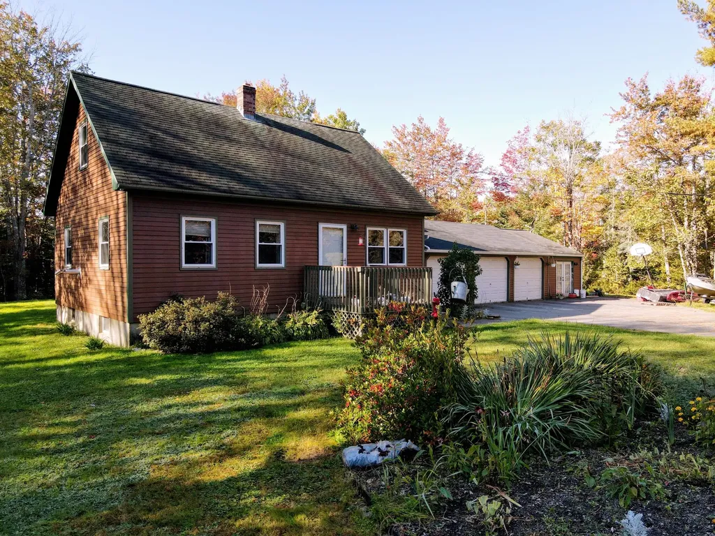 305 Douglas Highway Lamoine ME 04605