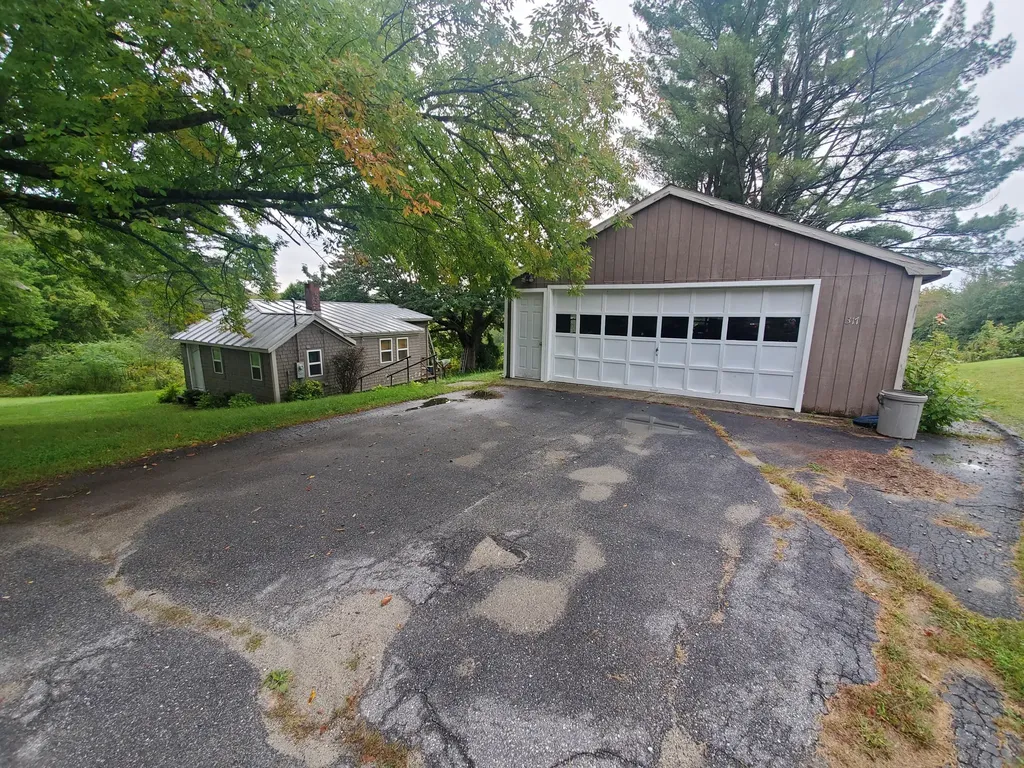 317 Old Lewiston Road Winthrop ME 04364