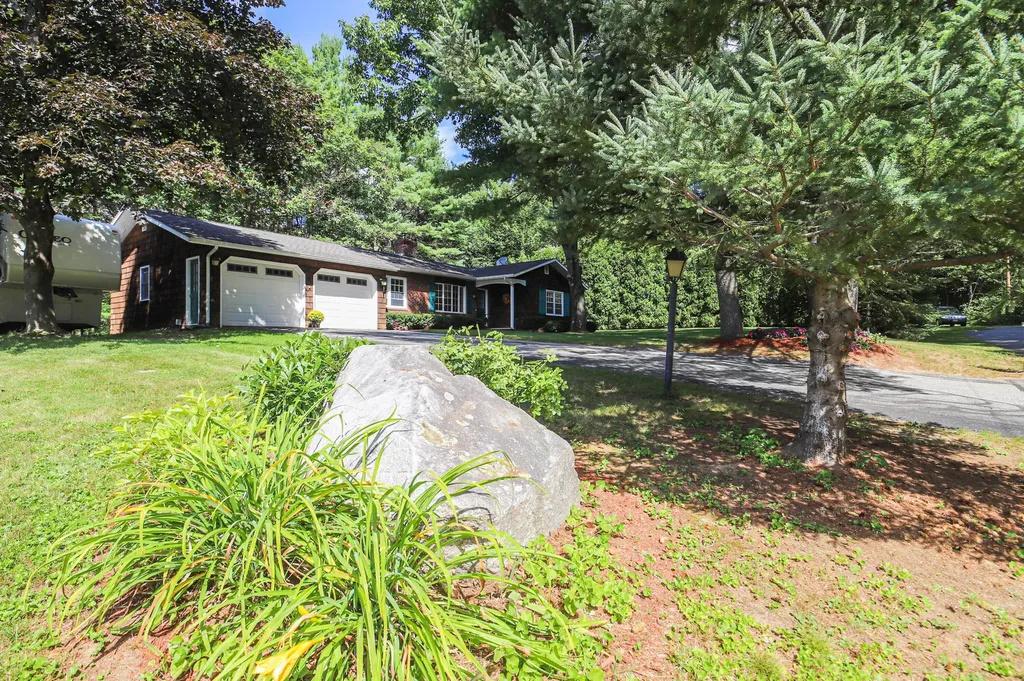 176 Garden Circle Auburn ME 04210